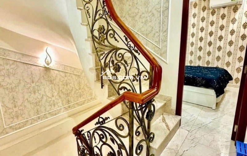 Nhà đẹp lung linh ngay trung tâm Q.10 - Hoà Hảo -5 tầng- 6PN 6WC giá chỉ 8ty6