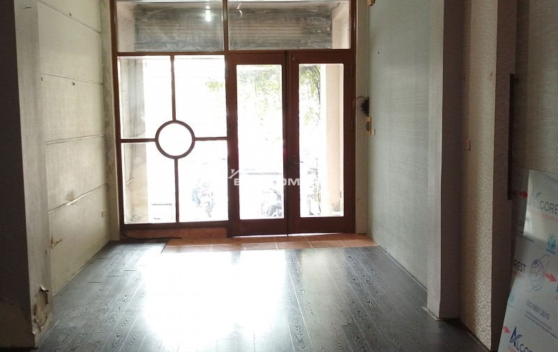 Chính chủ cho thuê mặt bằng 30m² tầng 1 mặt đường Hoàng Hoa Thám (cửa hàng, văn phòng)