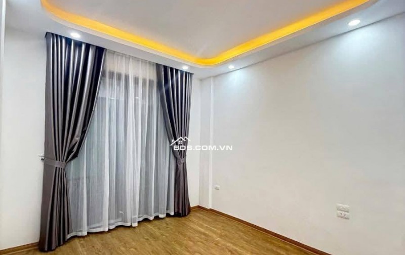Nhà Đẹp Thang Máy, Nguyễn Phúc Lai, Đống Đa 39/45m, 5 tầng, mt 3.5m, giá 12.6 tỷ