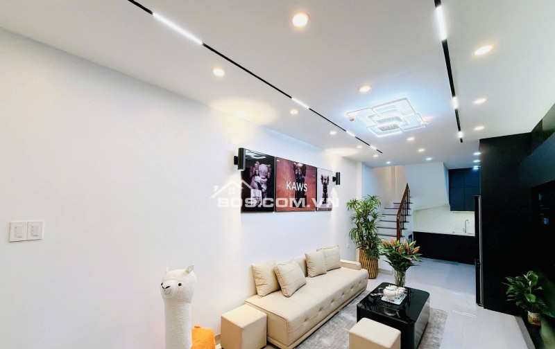 Nhà Đẹp Ngõ Quỳnh, Hai Bà Trưng 30/33m, 5 tầng, mt 3.2m, giá 8.6 tỷ