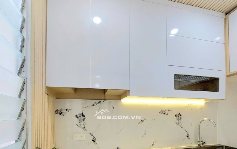 Bán Nhà Căn Tập Thể Quỳnh Lôi - Quỳnh Mai, Hai Bà Trưng 70m, tầng 3, giá 3,88 tỷ.