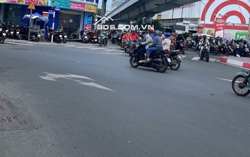 Bán nhà mặt tiền Nguyễn Văn Nghi P.7 Gò Vấp ngang 4m dài 23m SHCN 88,9m2 4 tầng HC đủ