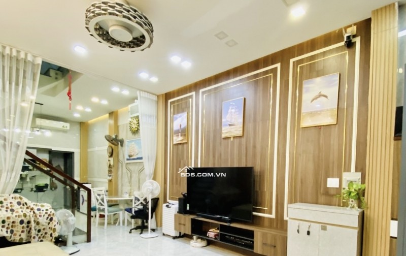 Nhà Đẹp 4 Tầng KDC Sài Gòn Mới• Huỳnh Tấn Phát• Giáp Q7• 52M2(4.5x11.5)• 4PN• 4WC• Nhỉnh 6Tỷ