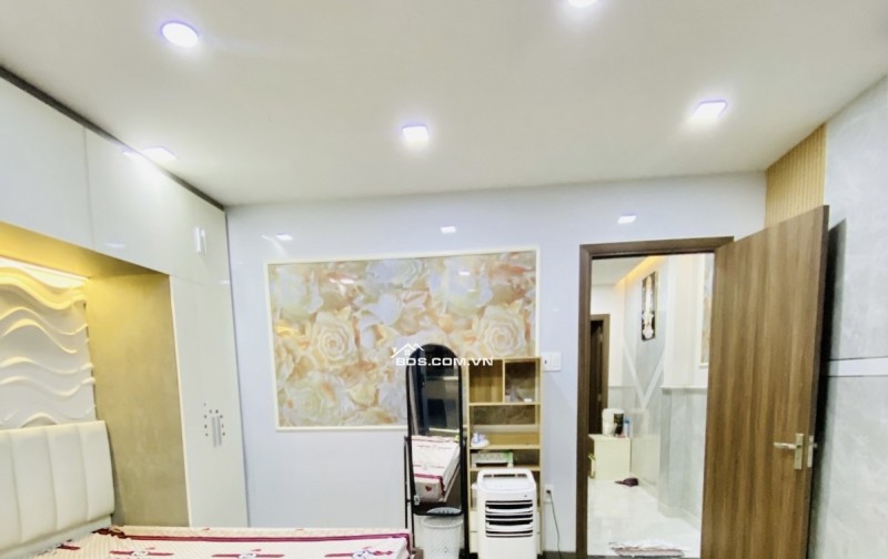 Nhà Đẹp 4 Tầng KDC Sài Gòn Mới• Huỳnh Tấn Phát• Giáp Q7• 52M2(4.5x11.5)• 4PN• 4WC• Nhỉnh 6Tỷ