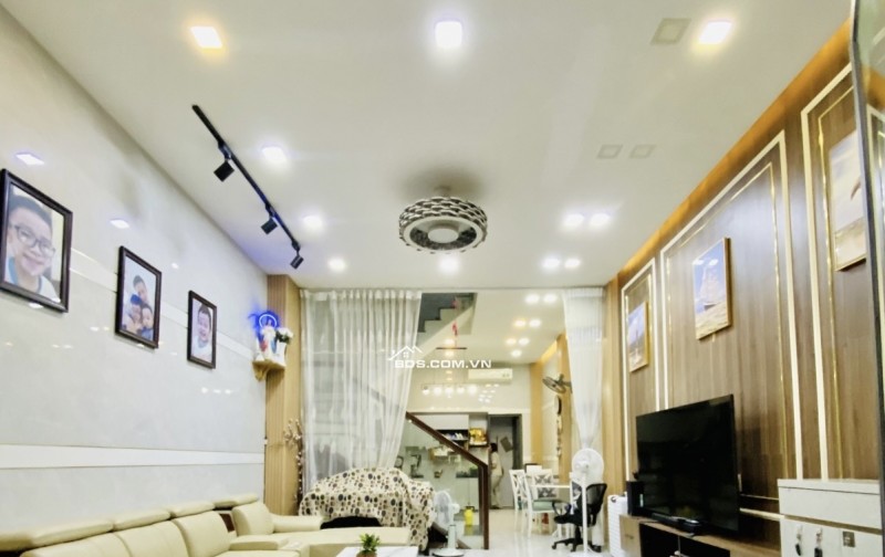 Nhà Đẹp 4 Tầng KDC Sài Gòn Mới• Huỳnh Tấn Phát• Giáp Q7• 52M2(4.5x11.5)• 4PN• 4WC• Nhỉnh 6Tỷ