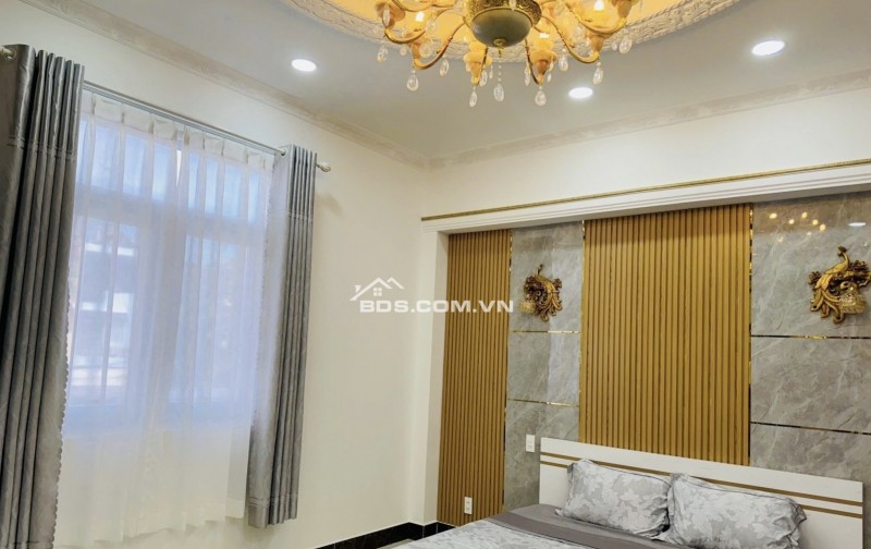 QUÁ NGON - DUY NHẤT 1 CĂN NGAY TT NHÀ BÈ - HUỲNH THỊ ĐỒNG - MẶT TIỀN ĐƯỜNG 20M - GẦN CHỢ - NGANG 5M - CHO THUÊ DÒNG TIỀN 30tr/th - NHỈNH 11TỶ TL