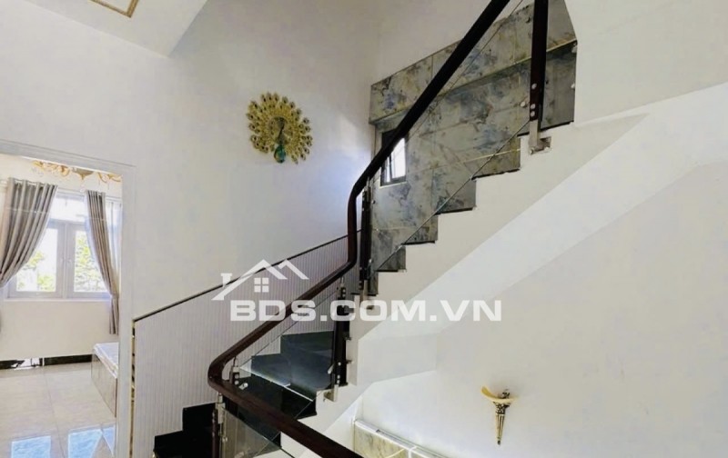 QUÁ NGON - DUY NHẤT 1 CĂN NGAY TT NHÀ BÈ - HUỲNH THỊ ĐỒNG - MẶT TIỀN ĐƯỜNG 20M - GẦN CHỢ - NGANG 5M - CHO THUÊ DÒNG TIỀN 30tr/th - NHỈNH 11TỶ TL