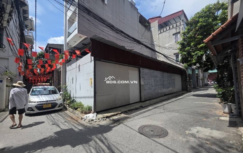 BÁN ĐẤT TẶNG NHÀ C4  - DƯƠNG NỘI -  Ô TÔ NGỦ TRONG NHÀ - LÔ GÓC  - NGÕ THÔNG - 1 NHÀ RA PHỐ -HÀNG XÓM KĐT GLEXIMCO -KĐT AN HƯNG - SÁT AEON HÀ ĐÔNG