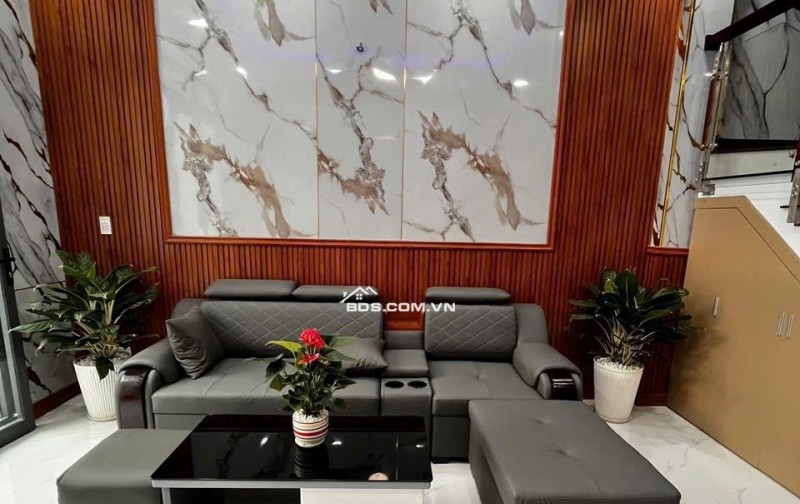 Nhà 1 trệt 1 lầu thành phố mới bình dương sát chợ Phú Chánh