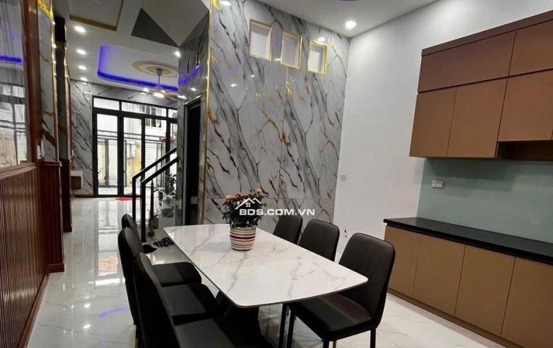 Nhà 1 trệt 1 lầu thành phố mới bình dương sát chợ Phú Chánh