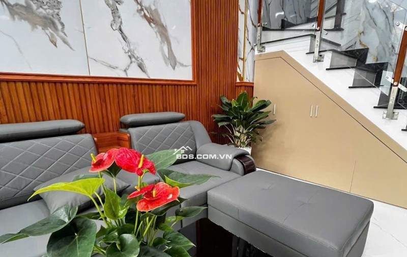 Nhà 1 trệt 1 lầu thành phố mới bình dương sát chợ Phú Chánh