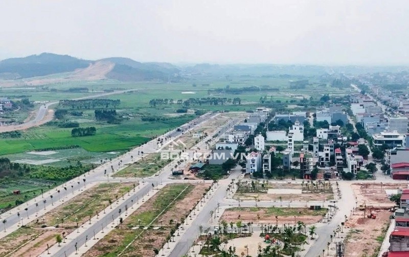 Kdt Đồng Cửa 2 - Lục Nam chuẩn bị chuyển nhượng sổ đỏ