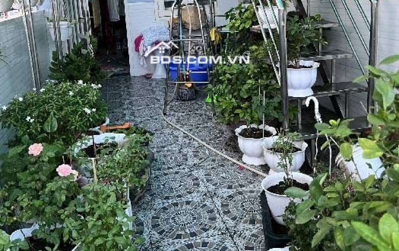 Bán nhà HXT, Lạc Long Quân, 4 tầng, 3 x 11.4, nhỉnh 8 tỷ