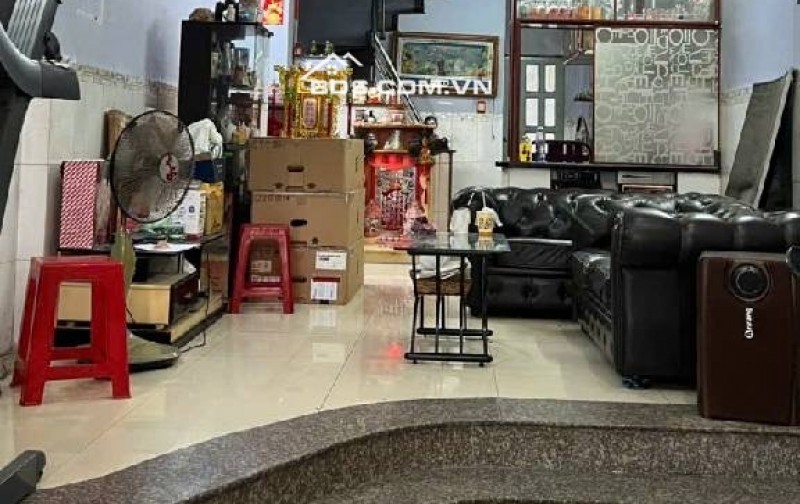 Bán nhà Lạc Long Quân, 4 tầng , 3.7 x 11.5 , hẻm 4m, nhỉnh 7 tỷ.