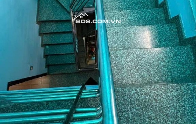 Bán nhà Lạc Long Quân, 4 tầng , 3.7 x 11.5 , hẻm 4m, nhỉnh 7 tỷ.