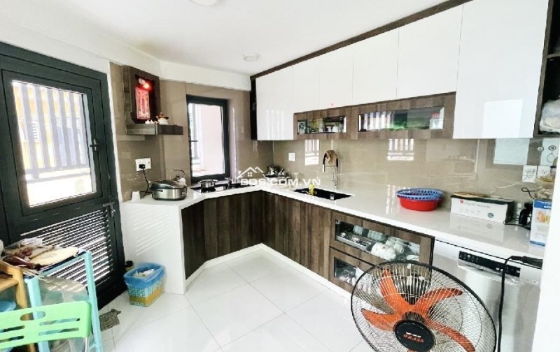 Bán nhà Trịnh Đình Trọng, 5 tầng , 3.9 x 12 , 3 mặt HXH ,  nhỉnh 9tỷ.