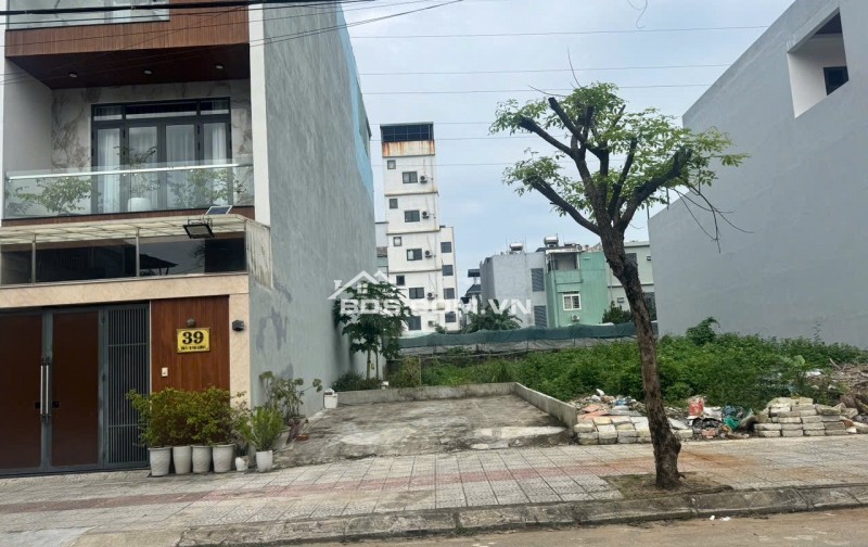 sang lại lô đất vàng trung tâm