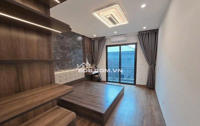 Bán nhà Thạch Bàn, gần AEON, 53m2, không gian sống yên bình, 5.95 tỷ