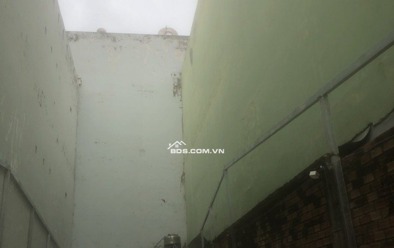 Cho thuê đất mặt tiền đường chợ Bình Hưng Hoà