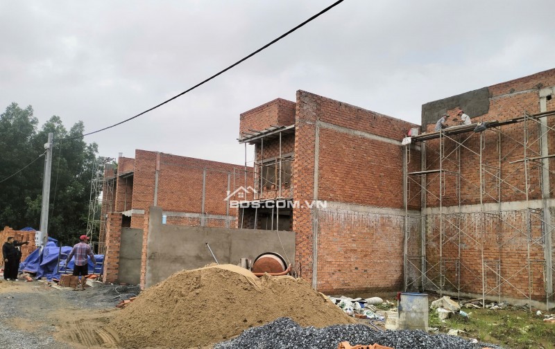 Chính chủ cần bán 2 lô đất nền khu nhà ở Long Vân Bình Lợi