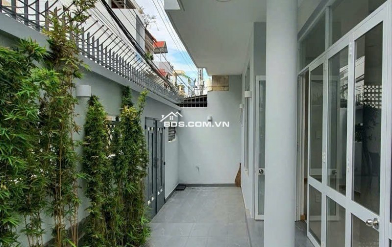 Căn Góc Hai Mặt Tiền Thoáng Đẹp Ngay Trung Tâm Nha Trang