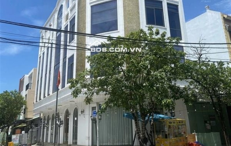 Bán nhà 3 tầng, giáp 2 mặt đường Liên Chiểu, Đà Nẵng - DT:142m2