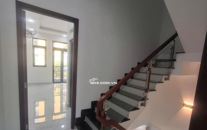 HIẾM LÂM VĂN BỀN NGANG KHỦNG 6.4M, 4 TẦNG BTCT NHÀ MỚI TOANH DỌN VÀO Ở LIỀN ,giá NHỈNH 6 TỶ