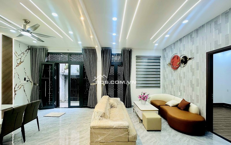 P10 - Quang Trung - 75m²- 2 tầng mới xây - 4PN( 2 PN dưói trệt) - 5 Tỷ 98