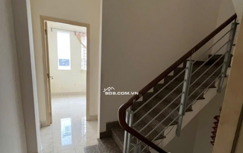 Nhà 3 lầu Phạm Văn Chí P7 Quận 6 giá 5 tỷ 600 còn bớt