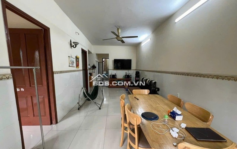 Căn hộ Võ Thị Sáu P6, Quận 3: 95m2, 2p ngủ rộng, Nhà sẵn, 10tr5/th.