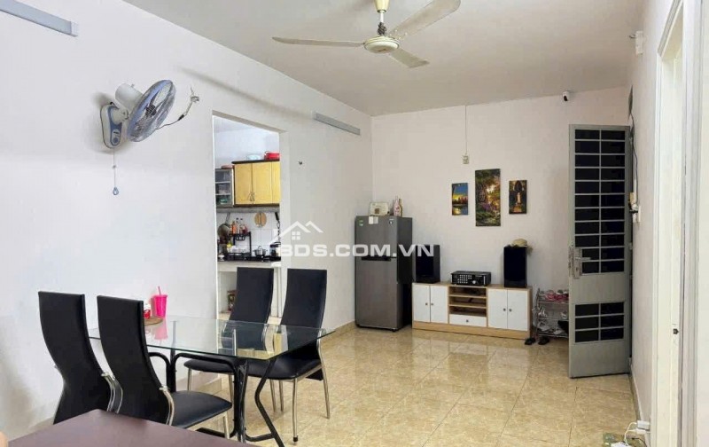 Căn hộ Nam Kỳ Khởi Nghĩa, Q3, 90m2, 2PN, Tolet, Nội thất đủ, 10tr5/tháng.