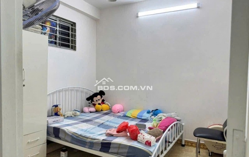 Căn hộ Nam Kỳ Khởi Nghĩa, Q3, 90m2, 2PN, Tolet, Nội thất đủ, 10tr5/tháng.