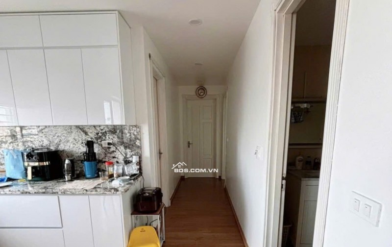 C/c Oriental Plaza, TP, 110m2, Căn Góc, 3PN, 2WC, Nội thất, giá 15tr5/th