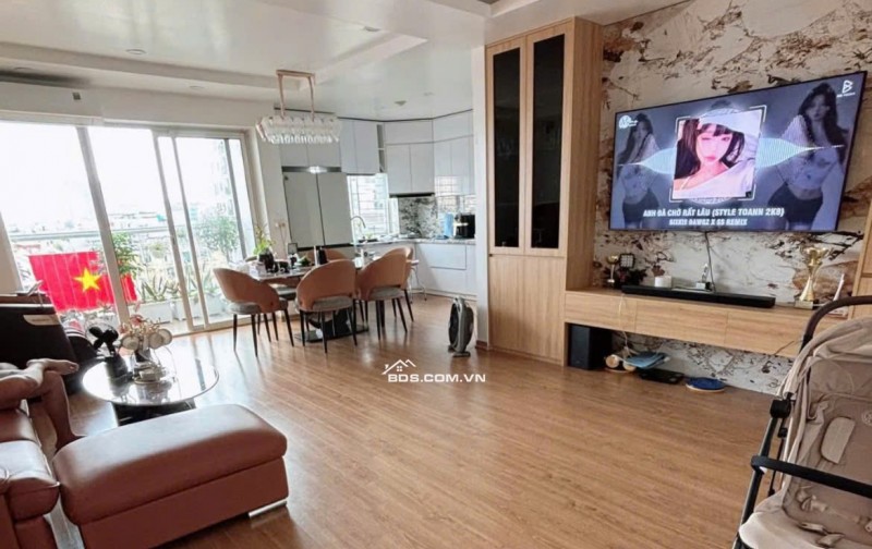 C/c Oriental Plaza, TP, 110m2, Căn Góc, 3PN, 2WC, Nội thất, giá 15tr5/th