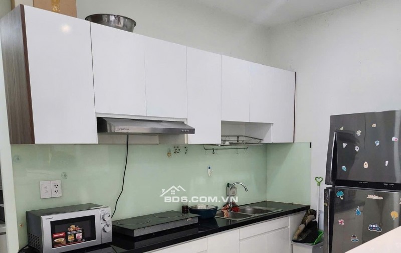 Giá 12tr/th, C/h Harmona, Trương Công Định, TB: 81m2, 2p ngủ, 2wc, Nội thất.