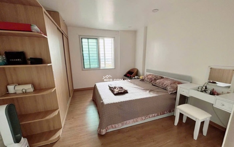 C/c Oriental Plaza, TP, 110m2, Căn Góc, 3PN, 2WC, Nội thất, giá 15tr5/th