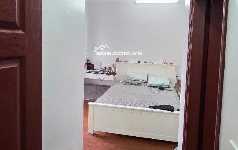 C/c Phó Cơ Điều, Căn Góc, Q11, 130m2, 3PN, 2WC, Nội thất, 10tr/tháng.