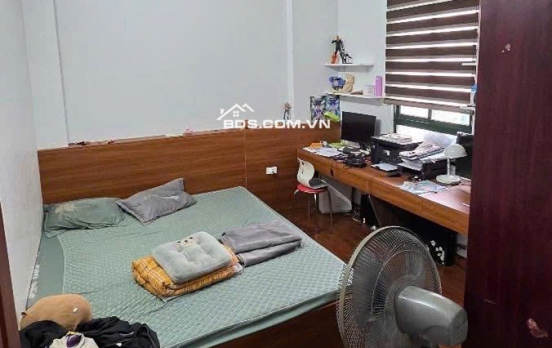 C/c Phó Cơ Điều, Căn Góc, Q11, 130m2, 3PN, 2WC, Nội thất, 10tr/tháng.