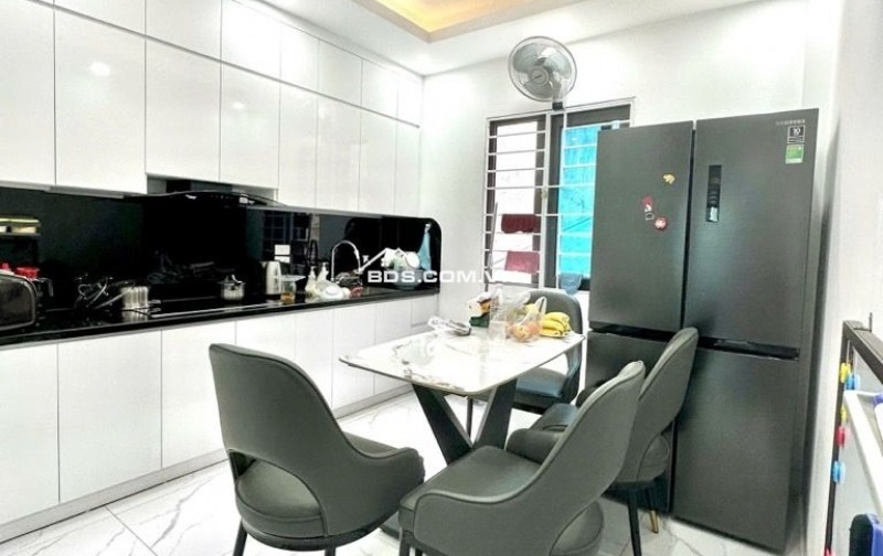 NHÀ ĐẸP CỰ KHỐI,MẶT NGÕ Ô TÔ VÀO NHÀ- LÔ GÓC XÂY ĐỘC LẬP,15M Ô TÔ TRÁNH, CV HỒ ĐIỀU HOÀ, 38M 5 TẦNG HƠN 6TỶ