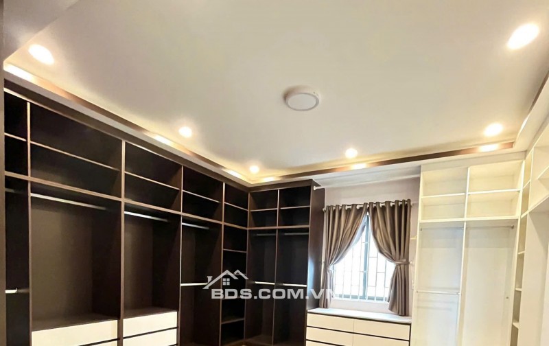 Nhà 3 Tầng Mới Hiện Đại Có Thang Máy Tiện Nghi Trong Khu Đô Thị Văn Minh Ở Nha Trang.