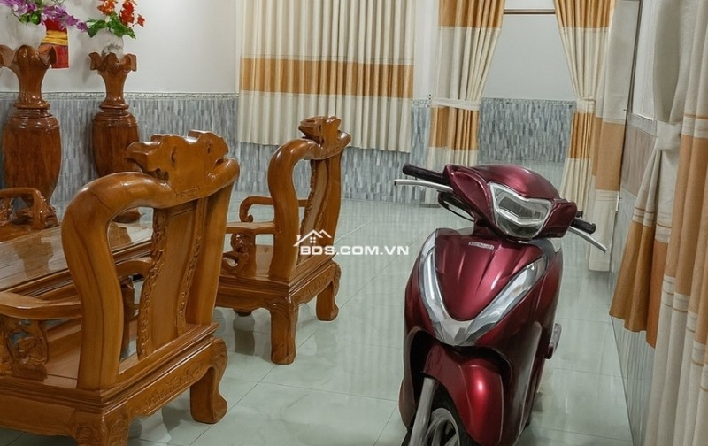 NHÀ HIẾM 2 MẶT ĐƯỜNG TRƯỚC-SAU, NGANG 6M, DT: 94M2 HXH HOÀNG HỮU NAM,,QUẬN 9 CHỈ 5TỶ5.