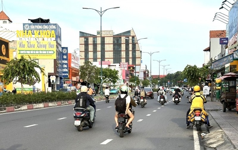 NHÀ ĐẸP 135M2, ĐƯỜNG 1A HOÀNG HỮU NAM, Q9 KẾT NỐI NHIỀU TIỆN ÍCH 6TỶ85