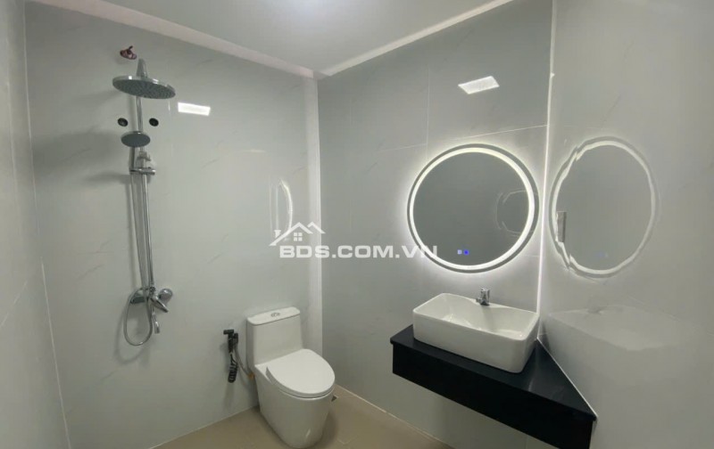 Căn Góc Hai Mặt Tiền Thoáng Đẹp Ngay Trung Tâm Nha Trang