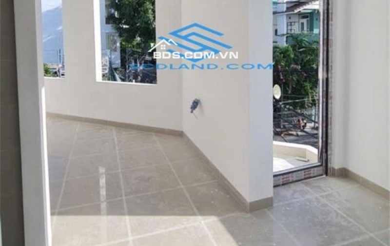 Bán Căn Góc 2 Mặt Tiền Trung Tâm Nha Trang – Nhà 4 Tầng + Tum – Giá 8 Tỷ