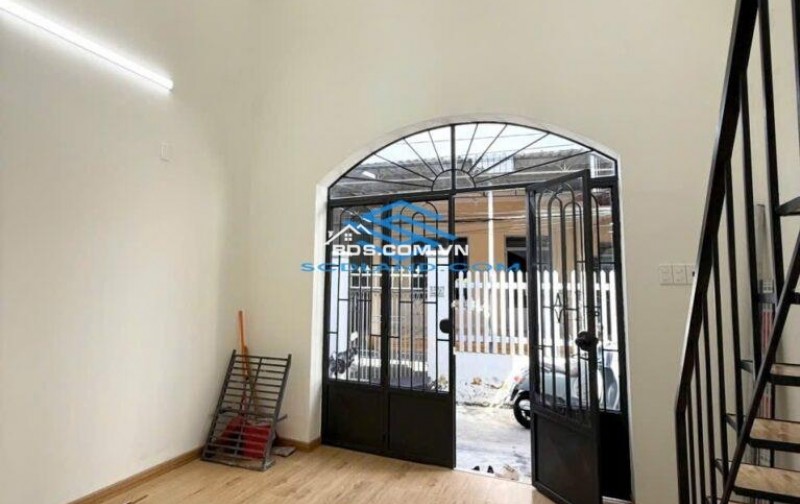 Bán nhà hẻm Phước Long, Nam Nha Trang, giá chỉ 2,35 tỷ, tiềm năng phát triển cao, LH ngay