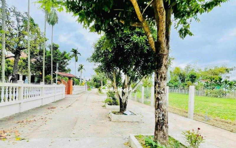  CHỈ 7XX – SỞ HỮU NGAY LÔ ĐẸP GẦN 190M² SÁT CHỢ LẠC THÀNH