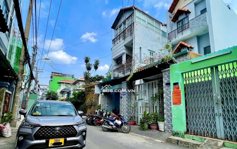 Chợ Hạnh Thông Tây - nhà hẻm xe tải - doanh thu đến 35tr - 105m2 - 5 tầng - ngang 5,5m - 9.35 tỷ