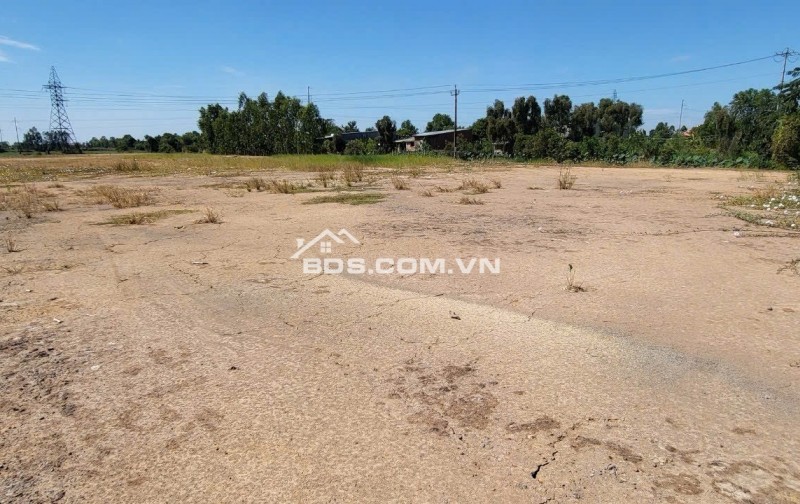 Đất Long An diện tích 11168.3 m² giá siêu hời. Vị trí đất nằm tại mặt đường Quốc Lộ 62.