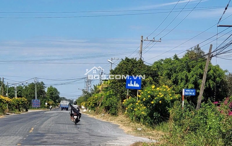 Đất Long An diện tích 11168.3 m² giá siêu hời. Vị trí đất nằm tại mặt đường Quốc Lộ 62.