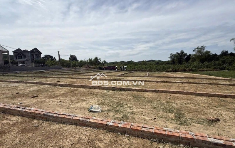 CHỈ HƠN 100TR- SỞ HỮU ĐẤT NGAY TRUNG TÂM AN BÌNH,LAC THUỶ, HOÀ BÌNH.